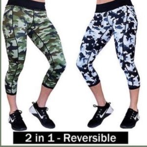 Constantly Varied Gear Reversible Camo Leggings  Women Size Large